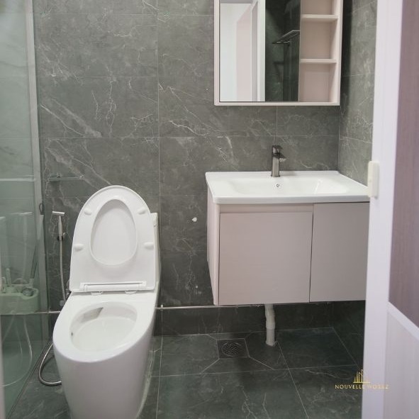 hdb toilet